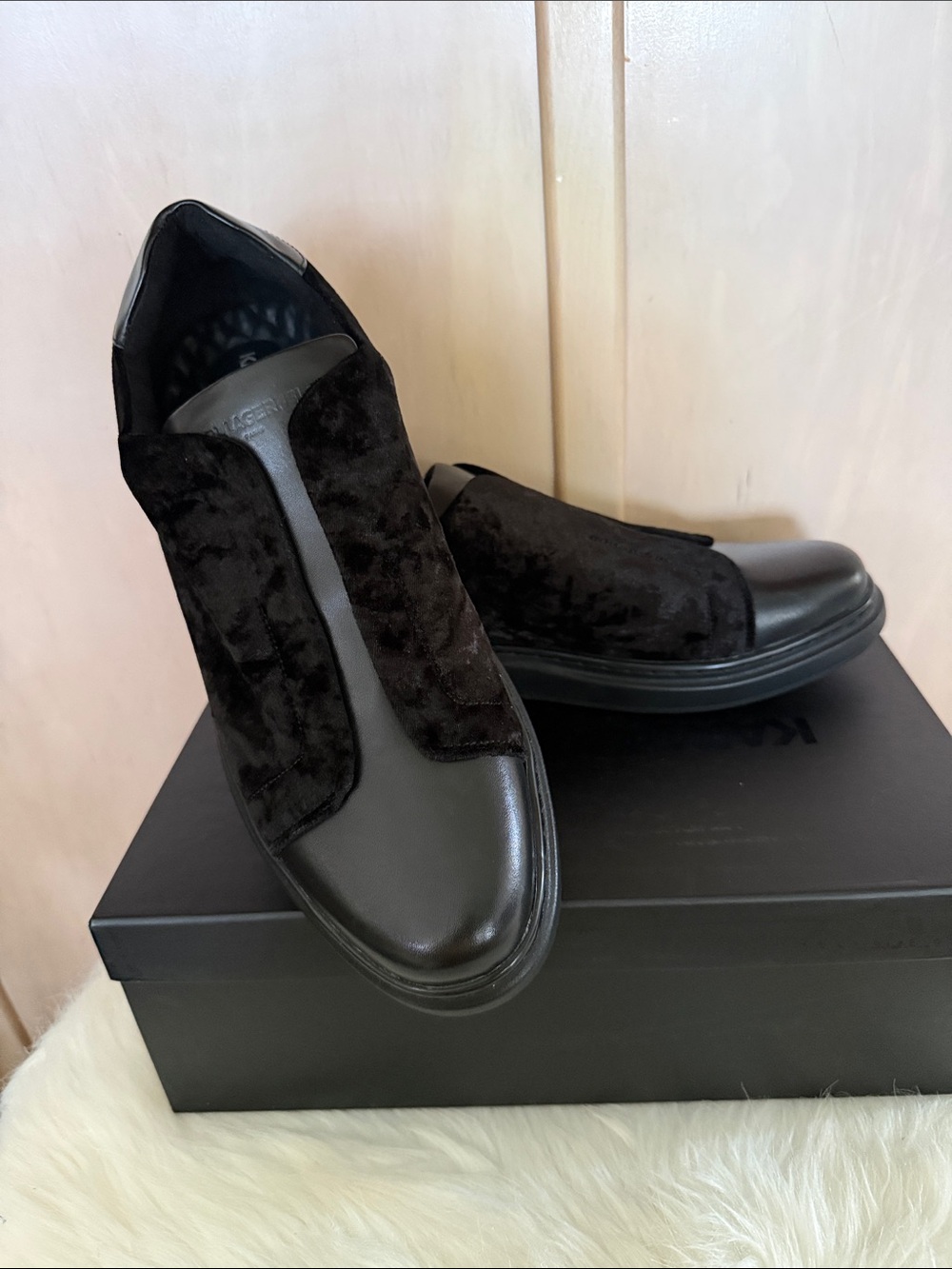 Karl Lagerfeld Paris 12M Black Leather and Velvet Slip-On Loafers Sneakers